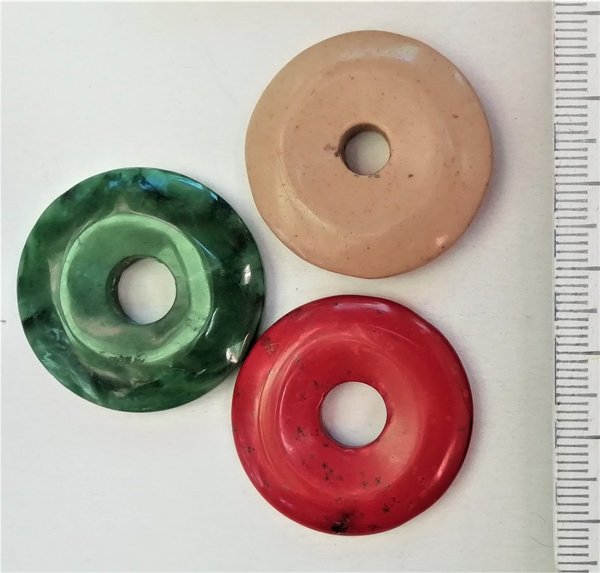 Donut Trio: Roter Jaspis, Gelber Jaspis und Prasem ~ 30mm Ø