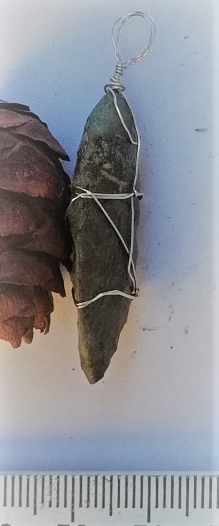 Pfeilspitze, Speerspitze mit Silber Öse, ~ 47 mm, steinzeitliches Jagdwerkzeug, Marokko, Neolithikum