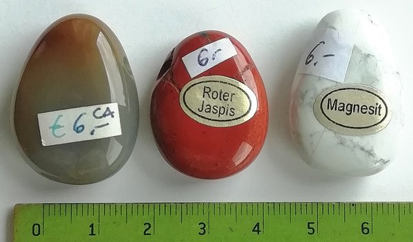 Carneol/Karneol, Roter Jaspis, Magnesit, 3 Trommelsteine, gebohrt in Tropfenform im Set