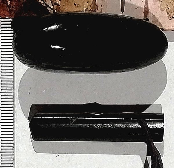Schwarzer Turmalin, Schörl,  1 Spitze geschliffen + gebohrt + 1 Schörl Trommelstein als Set